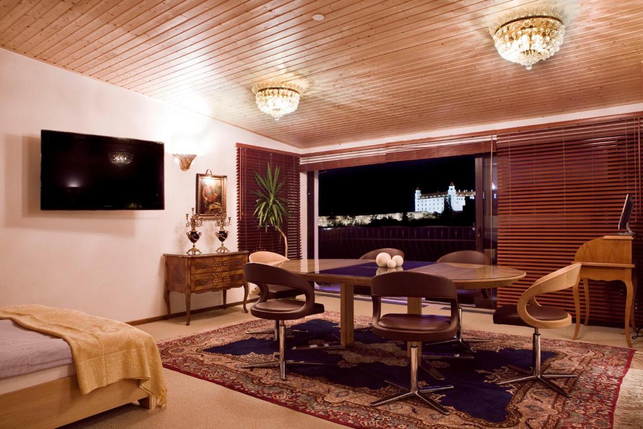 Panoramic Castle Suite With Free Private Parking Bratislava Dış mekan fotoğraf